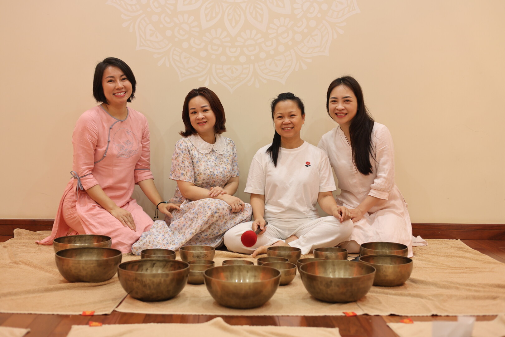 WORKSHOP TRỊ LIỆU CHUÔNG XOAY – MỘT BUỔI CHIỀU ĐỂ CHẬM LẠI